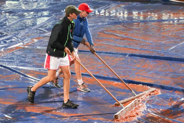 TENNIS - ATP, Tennis Herren Generali Open 2021 KITZBUEHEL,AUSTRIA,31.JUL.21 - TENNIS - ATP World Tour, Generali Open. Image shows workers.  GEPAxpictures xPatrickxSteiner