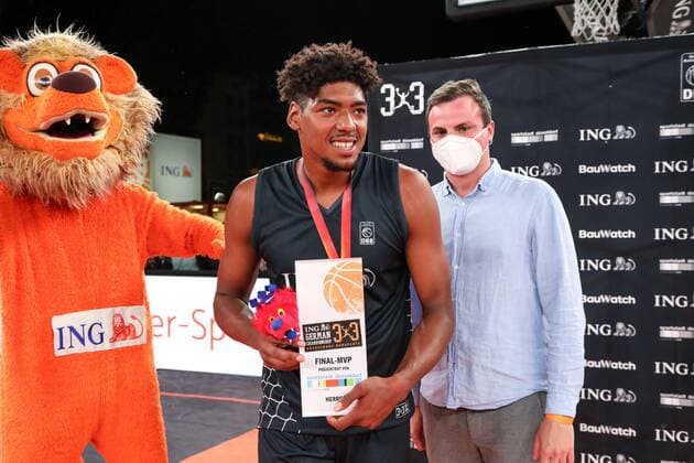3×3 German Championship 2021, 31 07 2021 Aachen Der Stamm has become German Champion in 3x3 with Yassin Mahfouz Aachen Der Stamm , Kostja Mushidi Aachen Der Stamm , Demetrius Ward Aachen Der Stamm , Kevin Jan Yebo Aachen Der Stamm 3×3 German Championship 2021 31 07 2021 in Duesseldorf Copyright: xBEAUTIFULxSPORTS KennyxBeelex