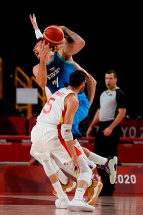 Spain s Rudy Fernandez (L) faults Slovenian Luka Doncic (C) during their match for Group C of men s basketball between Spain and Slovenia for the 2020 Olympic Games, Olympische Spiele, Olympia, OS at the Saitama Super Arena in Tokyo, Japan, 01 August 2021. 2020 Olympics Basketball: Spain - Slovenia !ACHTUNG: NUR REDAKTIONELLE NUTZUNG!  Copyright: xFernandoxBizerrax EVE5786 20210801-a7330569d323d31cc0f4c6822de93ffd238e39f5