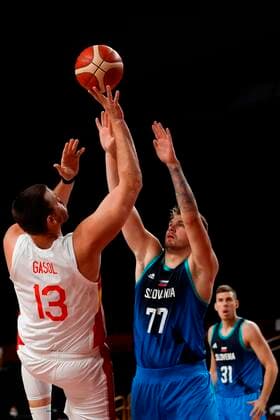 Spain s Marc Gasol (L) in action against Slovenia s Luka Doncic (R) during their match for Group C of men s basketball between Spain and Slovenia for the 2020 Olympic Games, Olympische Spiele, Olympia, OS at the Saitama Super Arena in Tokyo, Japan, 01 August 2021. 2020 Olympics Basketball: Spain - Slovenia !ACHTUNG: NUR REDAKTIONELLE NUTZUNG!  Copyright: xFernandoxBizerrax EVE5781 20210801-4e8277368f4cf03dc8a8ccc85f2a88a369fd278b