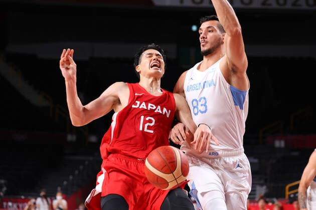 (L-R) Yuta Watanabe (JPN), Tayavek Gallizzi (ARG), AUGUST 1, 2021 - Basketball : Men s Preliminary Round Group C match between Argentina - Japan during the Tokyo 2020 Olympic Games, Olympische Spiele, Olympia, OS at the Saitama Super Arena in Saitama, Japan. Noxthirdxpartyxsales  (166099097)