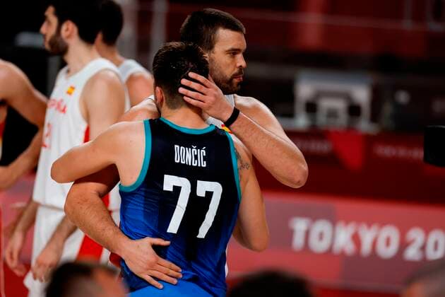 Spain s Marc Gasol (R) and Slovenia s Luka Doncic (L) react following their match for Group C of men s basketball between Spain and Slovenia for the 2020 Olympic Games, Olympische Spiele, Olympia, OS at the Saitama Super Arena in Tokyo, Japan, 01 August 2021. 2020 Olympics Basketball: Spain - Slovenia !ACHTUNG: NUR REDAKTIONELLE NUTZUNG!  Copyright: xFernandoxBizerrax EVE5915 20210801-39a1f9ab1c9cf589b5aa327e3033eb7a0c8b5b45