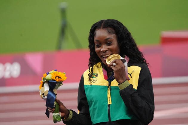 Tokyo 2021, Summer Olympics, Olympics, Oylmpic Summer Games, 23 07 08 2021, Tokyo Olympic Stadium, 100m womens award ceremony, elaine thompson herah jamaica with gold medals ,
