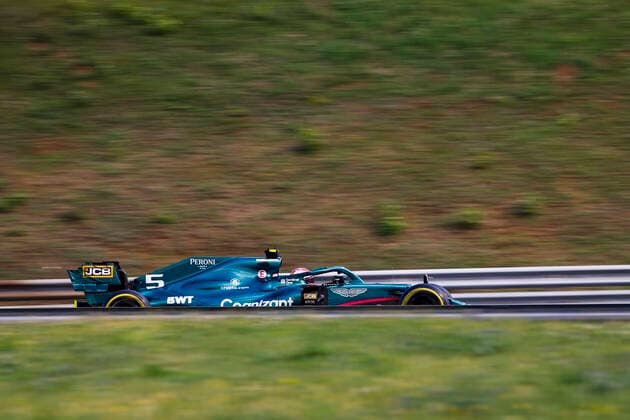 05 VETTEL Sebastian (ger), Aston Martin F1 AMR21, action during the Formula 1 Magyar Nagydij 2021, Hungarian Grand Prix, 11th round of the 2021 FIA Formula One World Championship, WM, Weltmeisterschaft from July 30 to August 1, 2021 on the Hungaroring, in Mogyorod, near Budapest, Hungary - FORMULE 1 : Grand Prix de Hongrie - Course - 01 08 2021 DPPI PANORAMIC _B3_5580