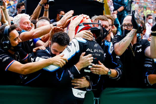 OCON Esteban (fra), Alpine F1 A521, portrait celebrates his win during the Formula 1 Magyar Nagydij 2021, Hungarian Grand Prix, 11th round of the 2021 FIA Formula One World Championship, WM, Weltmeisterschaft from July 30 to August 1, 2021 on the Hungaroring, in Mogyorod, near Budapest, Hungary - FORMULE 1 : Grand Prix de Hongrie - Course - 01 08 2021 DPPI PANORAMIC _B3_5911