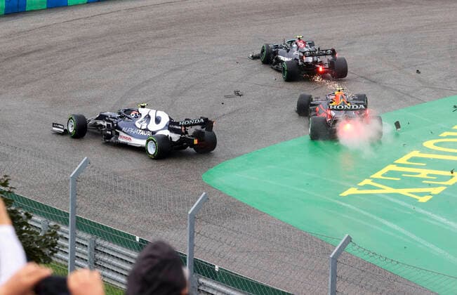 Start, 10 Pierre Gasly FRA, Scuderia AlphaTauri Honda , 11 Sergio Perez MEX, Red Bull Racing , 77 Valtteri Bottas FIN, Mercedes AMG Petronas F1 Team , F1 Grand Prix of Hungary at Hungaroring on August 1, 2021 in Budapest, Hungary Photo by HOCH ZWEI Budapest Hungary