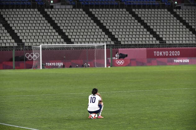 United States Carli Lloyd sits on a ball alone as she contemplates the USA loss to Canada in the Women s Soccer semi-final match at the Tokyo 2020 Olympics, Monday, August 2, 2021, in Kashima, Japan. Canada defeated the USA 1-0 on a penalty kick.  OLY20210802806 MIKExTHEILER