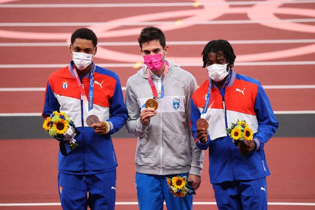 ECHEVARRIA Juan Miguel silver medal (CUB), TENTOGLOU Miltiadis gold medal (GRE), MASSO Maykel bronze medal (CUB), AUGUST 2, 2021 - Athletics : Men s Long Jump Medal ceremony during the Tokyo 2020 Olympic Games, Olympische Spiele, Olympia, OS at the National Stadium in Tokyo, Japan. Noxthirdxpartyxsales  (166202309)