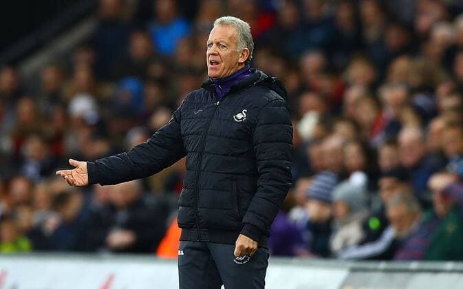 Fußball, Trainerhistorie Swansea City von 1947 bis heute Mandatory Credit: Photo by Kieran Mcmanus BPI Shutterstock (7687950j) Swansea City caretaker manager Alan Curtis gestures on the touchline during the Premier League match between Swansea City and AFC Bournemouth played at The Liberty Stadium, Swansea on 31st December 2016 Football - Premier League 2016 17 Swansea City v AFC Bournemouth Liberty Stadium, Landore, Swansea, United Kingdom - 31 Dec 2016 EDITORIAL USE ONLY No use with unauthorised audio, video, data, fixture lists, club league logos or live services. Online in-match use limited to 75 images, no video emulation. No use in betting, games or single club league player publications. Football - Premier League 2016 17 Swansea City v AFC Bournemouth Liberty Stadium, Landore, Swansea, United Kingdom - 31 Dec 2016 EDITORIAL USE ONLY No use with unauthorised audio, video, data, fixture lists, club league logos or live services. Online in-match use limited to 75 images, no video emulation. No use in betting, games or single club league player publications. Copyright: xKieranxMcmanus BPI Shutterstockx 7687950j