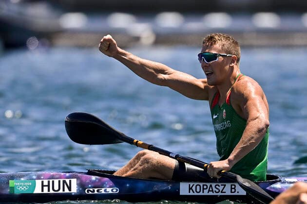 Tokio 2020 im Jahr 2021, Rückblick: Olympische Highlights Sport Bilder des Tages joie de Balint Kopasz (hun) - finale - Men s Kayak Single 1000m CANOE : Jeux Olympiques - Tokyo 2020 - 03 08 2021 JBAutissier Panoramic 