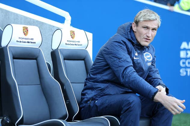 Fußball, Trainerhistorie Brighton & Hove Albion von 1901 bis heute Mandatory Credit: Photo by James Marsh BPI Shutterstock (4272488ay) Brighton & Hove Albion Manager Sami Hyypia. Sky Bet Championship 2014 15 Brighton & Hove Albion v Fulham American Express Community Stadium, Village Way, Brighton, United Kingdom - 29 Nov 2014 EDITORIAL USE ONLY No use with unauthorised audio, video, data, fixture lists (outside the EU), club league logos or live services. Online in-match use limited to 45 images (+15 in extra time). No use to emulate moving images. No use in betting, games or single club league player publications services. Sky Bet Championship 2014 15 Brighton & Hove Albion v Fulham American Express Community Stadium, Village Way, Brighton, United Kingdom - 29 Nov 2014 EDITORIAL USE ONLY No use with unauthorised audio, video, data, fixture lists (outside the EU), club league logos or live services. Online in-match use limited to 45 images (+15 in extra time). No use to emulate moving images. No use in betting, games or  Copyright: xJamesxMarsh BPI Shutterstockx 4272488ay