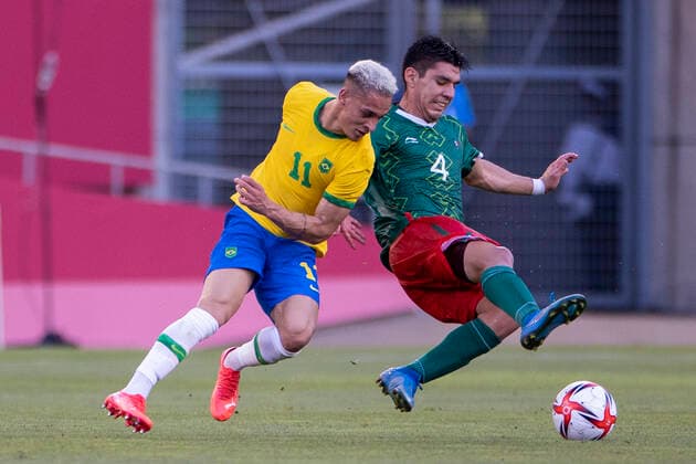 Tokyo 2020 Olympiad Tokyo TÓQUIO, TO - 03.08.2021: TOKYO 2020 OLYMPIAD TOKYO - Anthony do Brasil and Jesús Angulo do Mexico during the soccer game, Olympic semi final, between Mexixo and Brazil in the Tokyo 2020 Olympic Games, Olympische Spiele, Olympia, OS held in 2021, the game held at Kashima Stadium, Japan. (Photo: Richard Callis Fotoarena) x2101907x  RichardxCallis