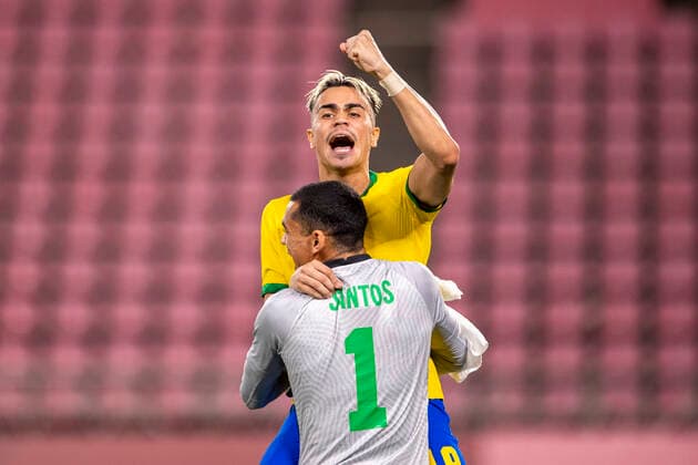 Tokyo 2020 Olympiad Tokyo TÓQUIO, TO - 03.08.2021: TOKYO 2020 OLYMPIAD TOKYO - Renier do Brasil celebrates scoring decisive penalty during the Mexico-Brazil soccer game at the Tokyo 2020 Olympic Games, Olympische Spiele, Olympia, OS held in 2021, the game held at the Kashima Stadium, Japan. Brazil won 4-1 in penalties (Photo: Richard Callis Fotoarena) x2101917x  RichardxCallis