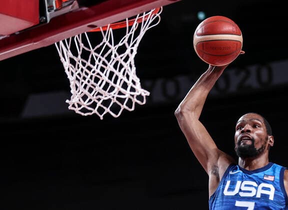 (210803) -- SAITAMA, Aug. 3, 2021 -- Kevin Durant of the United States dunks during the men s basketball quarterfinal match between Spain and the United States at Tokyo 2020 Olympic Games, Olympische Spiele, Olympia, OS in Saitama, Japan, Aug. 3, 2021. ) (TOKYO2020)XHTP-JAPAN-SAITAMA-OLY-BASKETBALL-MEN S QUARTERFINAL-ESP VS USA PanxYulong 