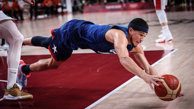 (210803) -- SAITAMA, Aug. 3, 2021 -- Devin Booker of the United States competes during the men s basketball quarterfinal match between Spain and the United States at Tokyo 2020 Olympic Games, Olympische Spiele, Olympia, OS in Saitama, Japan, Aug. 3, 2021. ) (TOKYO2020)XHTP-JAPAN-SAITAMA-OLY-BASKETBALL-MEN S QUARTERFINAL-ESP VS USA PanxYulong 