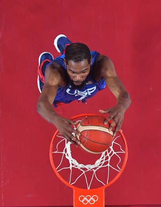 (210803) -- SAITAMA, Aug. 3, 2021 -- Kevin Durant of the United States dunks during the men s basketball quarterfinal match between Spain and the United States at Tokyo 2020 Olympic Games, Olympische Spiele, Olympia, OS in Saitama, Japan, Aug. 3, 2021. ) (TOKYO2020)XHTP-JAPAN-SAITAMA-OLY-BASKETBALL-MEN S QUARTERFINAL-ESP VS USA MengxYongmin 