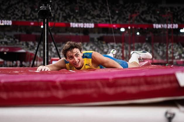 210803 Armand Duplantis of Sweden celebrate his first place after competing in the mens pole vault final during day 11 of the Tokyo 2020 Olympic Games on August 3, 2021 in Tokyo Photo Joel Marklund BILDBYRAN kod JM JM0185 bbeng athletics athletics athletics olympic games olympics os ol olympic games olympic games tokyo2020 tokyo 2020 tokyo os tokyo ol sweden cheers cheers Olympic gold pole vault,  Copyright: JOELxMARKLUND BB210803JM261