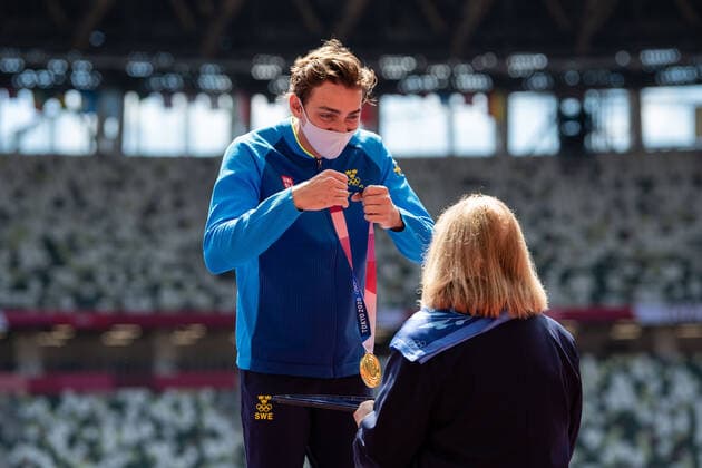 210804 Armand Duplantis of Sweden at the medal ceremony after men s pole vault final during day 12 of the Tokyo 2020 Olympic Games on August 4, 2021 in Tokyo Photo Vegard Wivestad Grott BILDBYRAN kod VG VG0149 bbeng athletics athletics athletics olympic games olympics os ol olympiska spel olympic games tokyo2020 tokyo 2020 tokyo os tokyo ol sweden sweden OS gold Olympic gold,  Copyright: VEGARDxWIVESTADxGRoTT BB210804VG023