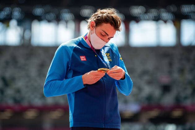 210804 Armand Duplantis of Sweden at the medal ceremony after men s pole vault final during day 12 of the Tokyo 2020 Olympic Games on August 4, 2021 in Tokyo Photo Vegard Wivestad Grott BILDBYRAN kod VG VG0149 bbeng athletics athletics athletics olympic games olympics os ol olympiska spel olympic games tokyo2020 tokyo 2020 tokyo os tokyo ol sweden sweden OS gold Olympic gold,  Copyright: VEGARDxWIVESTADxGRoTT BB210804VG030