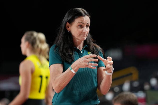OLY21 BASKETBALL WOMENS AUST USA, Opals coach Sandy Brondello gestures during the Women s Quarterfinal Basketball match between Australia and the USA at the Saitama Super Arena during the Tokyo Olympic Games, Olympische Spiele, Olympia, OS in Tokyo, Japan Wednesday, August 4, 2021. ( NO ARCHIVING, EDITORIAL USE ONLY, NO USE IN BOOKS WITHOUT CONSENT TOKYO JAPAN  Copyright: xJOExGIDDENSx 20210804001563949169