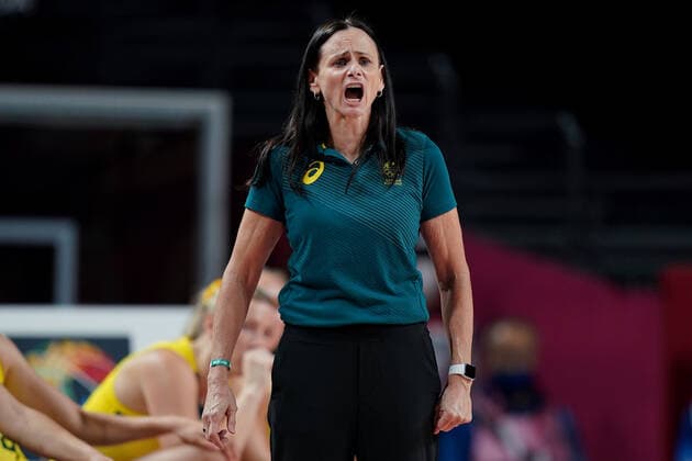 OLY21 BASKETBALL WOMENS AUST USA, Opals coach Sandy Brondello reacts during the Women s Quarterfinal Basketball match between Australia and the USA at the Saitama Super Arena during the Tokyo Olympic Games, Olympische Spiele, Olympia, OS in Tokyo, Japan Wednesday, August 4, 2021. ( NO ARCHIVING, EDITORIAL USE ONLY, NO USE IN BOOKS WITHOUT CONSENT TOKYO JAPAN  Copyright: xJOExGIDDENSx 20210804001563966803