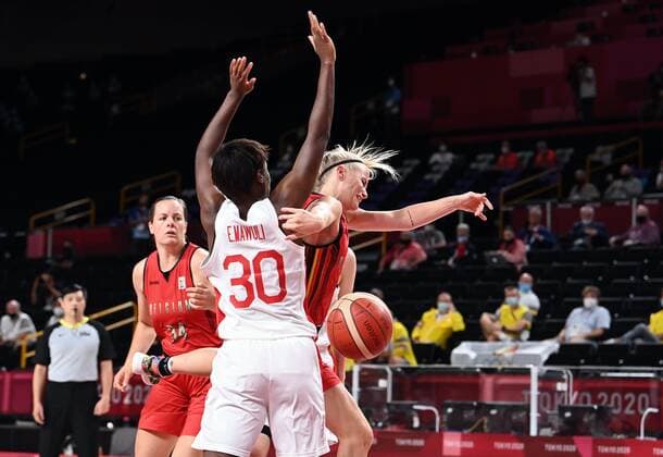 Japan s Evelyn Mawuli and Japan s Evelyn Mawuli pictured in action during a basketball game between Belgium s Belgian Cats and Japan, in the women s quarter finals, on day 13 of the Tokyo 2020 Olympic Games, Olympische Spiele, Olympia, OS in Tokyo, Japan on Wednesday 04 August 2021. The postponed 2020 Summer Olympics are taking place from 23 July to 8 August 2021. ROBxWALBERS  x3055188x