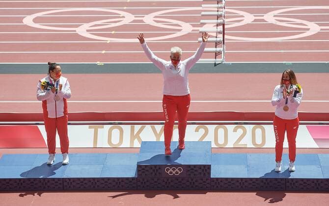 2021.08.04 Igrzyska Olimpijskie Tokio 2020 Lekkoatletyka, Rzut Mlotem Kobiet, Ceremonia Medalowa N z CHN Zheng Wang, POL Anita Wlodarczyk, POL Malwina Kopron Foto Rafal Oleksiewicz PressFocus 2021.08.04 Tokyo 2020 Olympic Games, Olympische Spiele, Olympia, OS Athletics, Women s Hammer Throw Medal Ceremony CHN Zheng Wang, POL Anita Wlodarczyk, POL Malwina Kopron Credit Rafal Oleksiewicz PressFocus NEWSPIX.PL --- Newspix.pl  20210804PFRO5006