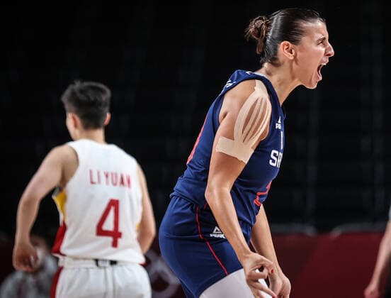 (210804) -- SAITAMA, Aug. 4, 2021 -- Ana Dabovic (R) of Serbia celebrates during the women s basketball quarterfinal match between China and Serbia at the Tokyo 2020 Olympic Games, Olympische Spiele, Olympia, OS in Saitama, Japan, Aug. 4, 2021. ) (TOKYO2020)JAPAN-SAITAMA-OLY-BASKETBALL-WOMEN S QUARTERFINAL-CHN VS SRB PanxYulong 