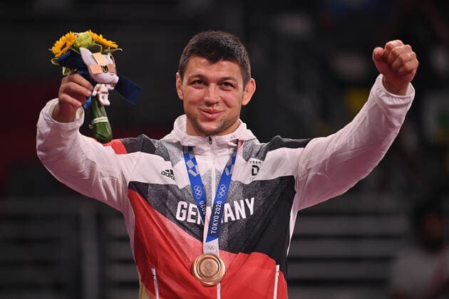 Bilder des Jahres 2021, Sport 08. August Siegerehrung, victory ceremony, Denis Maksymilian KUDLA (GER), 3. Platz, Bronzemedaille, Bronce Medal, Bronce Medallist, Bronzemedaillengewinner, Jubel, jubeln, Freude, cheers, Ringen,MGR 87kg Maenner,Wrestling Men am 04.08.2021, Makuhari Messe Hall A. Olympische Sommerspiele 2020, vom 23.07. - 08.08.2021 in Tokio Japan. *** victory ceremony, Denis Maksymilian KUDLA GER , 3 place, bronze medal, bronce medalist, bronze medalist, cheers, joy, cheers, wrestling, MGR 87kg men, wrestling men on 04 08 2021, Makuhari Exhibition Hall A Summer Olympics 2020, from 23 07 08 2021 in Tokyo Japan
