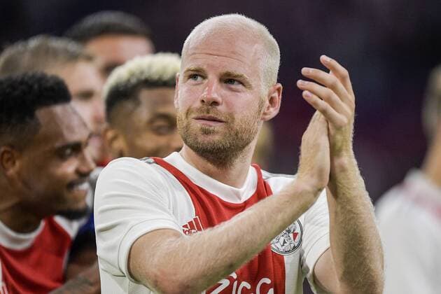 AMSTERDAM Davy Klaassen of Ajax thanks the fans during the friendly match Ajax Leeds United in the Johan Cruijff Arena in Amsterdam on August 4 ANP Pre Season Friendly 2021 2022 xVIxANPxSportx xxANPxIVx 435180918