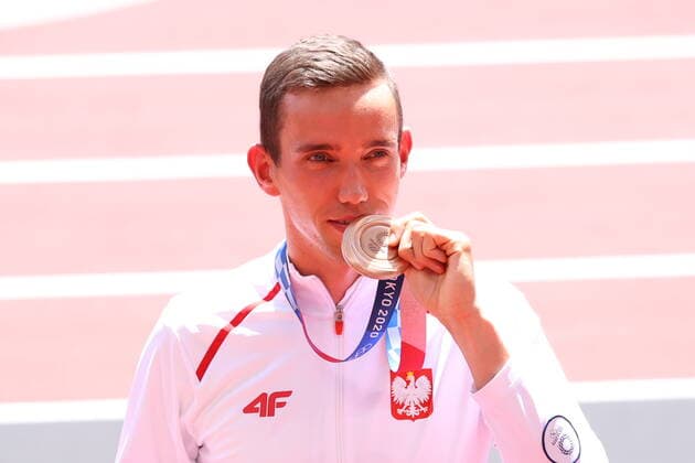 Patryk Dobek (POL), AUGUST 5, 2021 - Athletics : Bronze medalist Patryk Dobek of Poland poses during the Men s 800m Medal Ceremony during the Tokyo 2020 Olympic Games, Olympische Spiele, Olympia, OS at the National Stadium in Tokyo, Japan. Noxthirdxpartyxsales  (166463849)