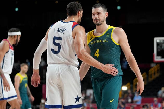 OLY21 MENS BASKETBALL AUST USA, Zach Lavine of the USA and Chris Goulding of Australia following the Men s Semifinal Basketball match between the USA and Australia at the Saitama Super Arena during the Tokyo Olympic Games, Olympische Spiele, Olympia, OS in Tokyo, Japan Thursday, August 5, 2021. ( NO ARCHIVING, EDITORIAL USE ONLY, NO USE IN BOOKS WITHOUT CONSENT TOKYO JAPAN  Copyright: xJOExGIDDENSx 20210805001564366559