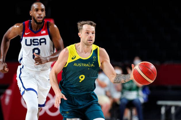 TOKYO, JAPAN - AUGUST 05: Nathan Sobey of Team Australia controls the ball during the Men s Basketball Semifinal match between USA and Australia on Day 13 of the Tokyo 2020 Olympic Games, Olympische Spiele, Olympia, OS at Saitama Super Arena on August 05, 2021 in Tokyo, Japan. (Photo by Pete Dovgan Speed Media Icon Sportswire) OLYMPICS: AUG 05 Olympics Tokyo 2020 Icon2108050072