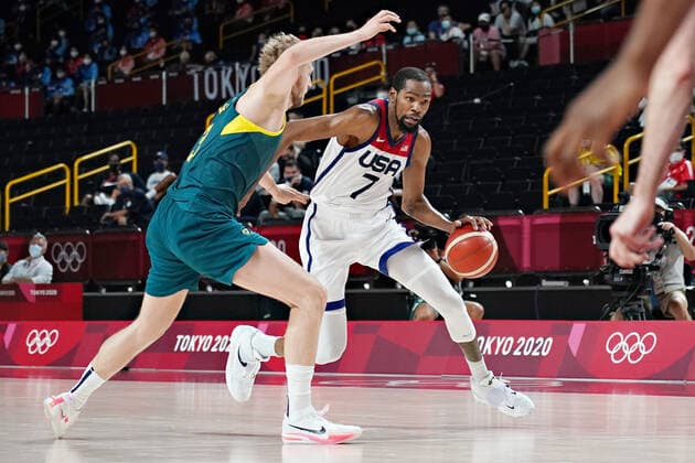 United States forward Kevin Durant 7, moves past Team Australia centre Jock Landale 13, during the Men s Basketball semi-final at the Tokyo Olympic Games, Olympische Spiele, Olympia, OS in Tokyo, Japan, on Thursday, August 5, 2021. The United States beat Australia 97-78.  OLY20210805214 RICHARDxELLIS