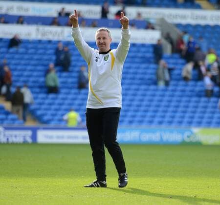 Fußball, Trainerhistorie Norwich City von 1905 bis heute Mandatory Credit: Photo by Alex James Jmp Shutterstock (4104113z) Norwich Manager, Neil Adams celebrates there win over cardiff. Cardiff City v Norwich City, Britain - 13 Sep 2014 EDITORIAL USE ONLY No use with unauthorised audio, video, data, fixture lists (outside the EU), club league logos or live services. Online in-match use limited to 45 images (+15 in extra time). No use to emulate moving images. No use in betting, games or single club league player publications services. Cardiff City v Norwich City, Britain - 13 Sep 2014 EDITORIAL USE ONLY No use with unauthorised audio, video, data, fixture lists (outside the EU), club league logos or live services. Online in-match use limited to 45 images (+15 in extra time). No use to emulate moving images. No use in betting, games or  Copyright: xAlexxJames Jmp Shutterstockx 4104113z