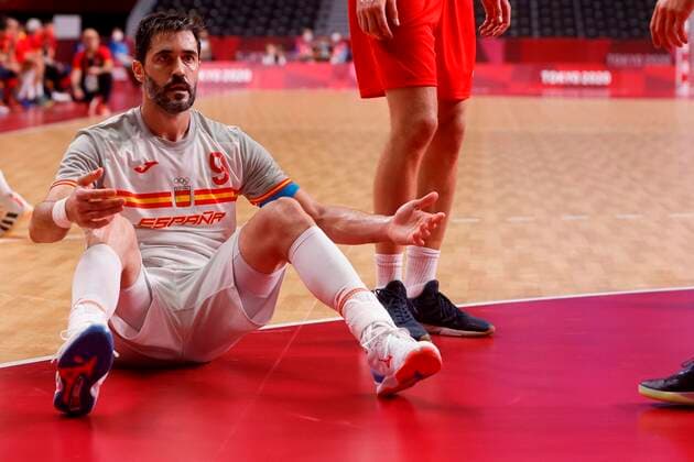Spain s Raul Entrerrios reacts during the match for men s semifinals of handball between Spain and Denmark amid the 2020 Olympic Games, Olympische Spiele, Olympia, OS at the Yoyogi National Stadium in Tokyo, Japan, 05 August 2021. 2020 Olympic Games - Handball: Spain vs Denmark !ACHTUNG: NUR REDAKTIONELLE NUTZUNG!  Copyright: xFernandoxBizerrax EVE8563 20210805-81b7a73e1a60cf0f8642f50ee5806d13bd21981e
