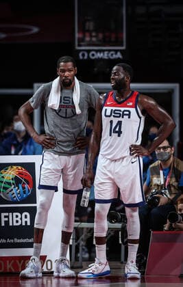 (210805) -- SAITAMA, Aug. 5, 2021 -- Kevin Durant (L) talks with Draymond Green of the United States during the men s basketball semifinal between the United States and Australia at Tokyo 2020 Olympic Games, Olympische Spiele, Olympia, OS in Saitama, Japan, Aug. 5, 2021. ) (TOKYO2020)JAPAN-SAITAMA-OLY-BASKETBALL-MEN S SEMIFINAL-USA VS AUS PanxYulong 