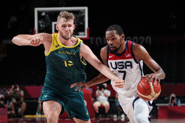 (210805) -- SAITAMA, Aug. 5, 2021 -- Kevin Durant (R) of the United States competes during the men s basketball semifinal between the United States and Australia at Tokyo 2020 Olympic Games, Olympische Spiele, Olympia, OS in Saitama, Japan, Aug. 5, 2021. ) (TOKYO2020)JAPAN-SAITAMA-OLY-BASKETBALL-MEN S SEMIFINAL-USA VS AUS PanxYulong 