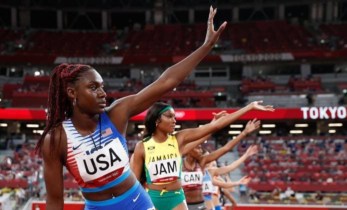 Tokio 2020 im Jahr 2021, Rückblick: Olympische Highlights (210805) -- TOKYO, Aug. 5, 2021 -- Lynna Irby of the United States competes during the Women s 4x400m Relay Heat at the Tokyo 2020 Olympic Games, Olympische Spiele, Olympia, OS in Tokyo, Japan, Aug. 5, 2021. ) (TOKYO2020)XHTP-JAPAN-TOKYO-OLY-ATHLETICS-WOMEN S 4x400M RELAY-HEAT WangxLili 