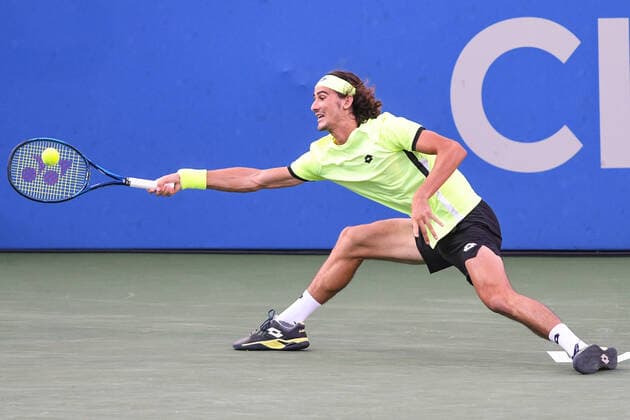 August 5, 2021, Washington, D.C, U.S: LLOYD HARRIS hits a backhand during his match against Rafael Nadal at the Rock Creek Tennis Center. Washington U.S. - ZUMAg196 20210805_zap_g196_032 Copyright: xKylexGustafsonx