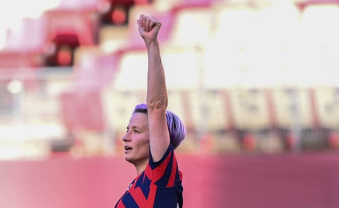 (210805) -- IBARAKI, Aug. 5, 2021 -- Megan Rapinoe of the United States celebrates scoring during the women s football bronze medal match between the United States and Australia at Tokyo 2020 Olympic Games, Olympische Spiele, Olympia, OS in Ibaraki, Japan, Aug. 5, 2021. ) (TOKYO2020)JAPAN-IBARAKI-WOMEN S FOOTBALL-BRONZE MEDAL-AUS VS USA LuxYang 