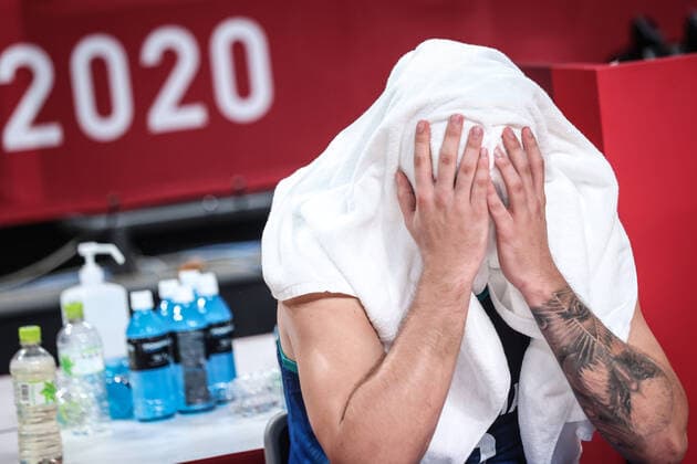 Tokio 2020 im Jahr 2021, Rückblick: Olympische Highlights Sport Bilder des Tages (210805) -- SAITAMA, Aug. 5, 2021 -- Luka Doncic of Slovenia reacts after the men s basketball semifinal between France and Slovenia at Tokyo 2020 Olympic Games, Olympische Spiele, Olympia, OS in Saitama, Japan, Aug. 5, 2021. ) (TOKYO2020)JAPAN-SAITAMA-OLY-BASKETBALL-MEN S SEMIFINAL-FRA VS SLO PanxYulong 