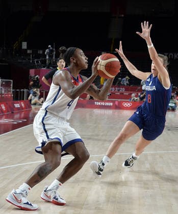 United States Jewell Loyd (L) looks to shoot as Serbia s Nevena Jovanovic rushes up to defend during the Women s Basketball semifinal at the Tokyo 2020 Olympics, Friday, August 6, 2021, in Tokyo, Japan. USA won, 70-59 to advance to the Gold Medal game.  OLY20210806805 MIKExTHEILER