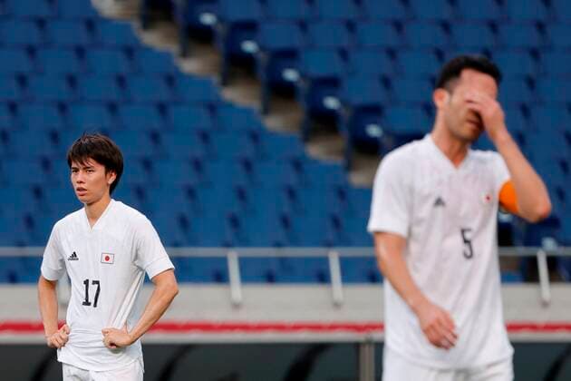 Japan s Ao Tanaka (L) and Maya Yoshida (R) react after the 2-0 in their bronze medal soccer match between Mexico and Japan during the 2020 Olympic Games, Olympische Spiele, Olympia, OS at Saitama stadium 2002 in Saitama, Japan, 06 August 2021. 2020 Olympic Games - Soccer: Mexico vs. Japan !ACHTUNG: NUR REDAKTIONELLE NUTZUNG!  Copyright: xKaixFoersterlingx EVE8812 20210806-64bc5b2ab97fbfa2e526343bb33befb3f8dfec82