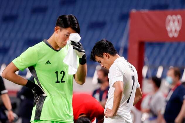 Japan s Takefusa Kubo (R) reacts after losing against Mexico in their bronze medal soccer match during the 2020 Olympic Games, Olympische Spiele, Olympia, OS at Saitama stadium 2002 in Saitama, Japan, 06 August 2021. 2020 Olympic Games - Soccer: Mexico vs. Japan !ACHTUNG: NUR REDAKTIONELLE NUTZUNG!  Copyright: xKaixFoersterlingx EVE8881 20210806-bc0942d6e9f60ec428ecffab0937bb5d9d97a0db