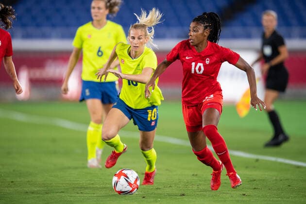210806 Sofia Jakobsson of Sweden and Ashley Lawrence of Canada in the women footballs football final during day 14 of the Tokyo 2020 Olympic Games on August 6, 2021 in Tokyo Photo Daniel Stiller BILDBYRAN kod DS DS0190 fotboll football soccer fotball olympic games olympics os ol olympiska games olympic games tokyo2020 tokyo 2020 tokyo os tokyo ol bbeng sweden sweden canada canada final,  Copyright: DANIELxSTILLER BB210806DS001