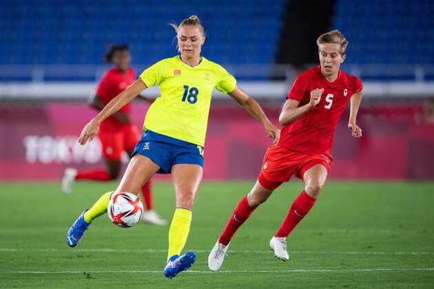 210806 Fridolina Rolfö of Sweden and Quinn of Canada in the womens football final during day 14 of the Tokyo 2020 Olympic Games on August 6, 2021 in Tokyo Photo Carl Sandin BILDBYRAN kod CS DS0190 fotboll football soccer fotball olympic games olympics os ol olympiska spel olympic games tokyo2020 tokyo 2020 tokyo os tokyo ol bbeng sweden sweden canada canada final,  Copyright: CARLxSANDIN BB210806CS017