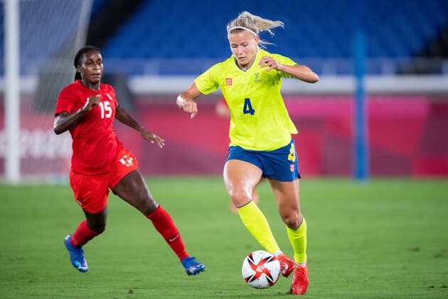 210806 Nichelle Prince of Canada and Hanna Glas of Sweden in the womens football final during day 14 of the Tokyo 2020 Olympic Games on August 6, 2021 in Tokyo Photo Daniel Stiller BILDBYRAN kod DS DS0190 fotboll football soccer fotball olympic games olympics os ol olympiska games olympic games tokyo2020 tokyo 2020 tokyo os tokyo ol bbeng sweden sweden canada canada final,  Copyright: DANIELxSTILLER BB210806DS018