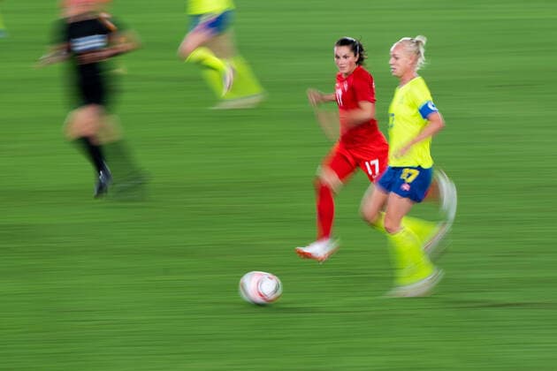 210806 Jessie Fleming of Canada and Caroline Seger of Sweden in the womens football final during day 14 of the Tokyo 2020 Olympic Games on August 6, 2021 in Tokyo Photo Jon Olav Nesvold BILDBYRAN COP 217 DS0190 fotboll football soccer fotball olympic games olympics os ol olympic games olympic games tokyo2020 tokyo 2020 tokyo os tokyo ol bbeng sweden sweden canada canada final,  Copyright: JONxOLAVxNESVOLD BB210806JE097