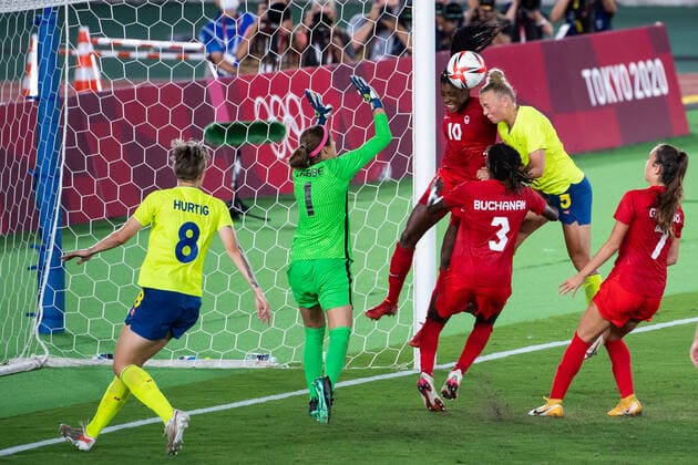 210806 Ashley Lawrence of Canada and Hanna Bennison of Sweden in the womens football final during day 14 of the Tokyo 2020 Olympic Games on August 6, 2021 in Tokyo Photo Jon Olav Nesvold BILDBYRAN COP 217 DS0190 fotboll football soccer fotball olympic games olympics os ol olympic games olympic games tokyo2020 tokyo 2020 tokyo os tokyo ol bbeng sweden sweden canada canada final,  Copyright: JONxOLAVxNESVOLD BB210806JE114